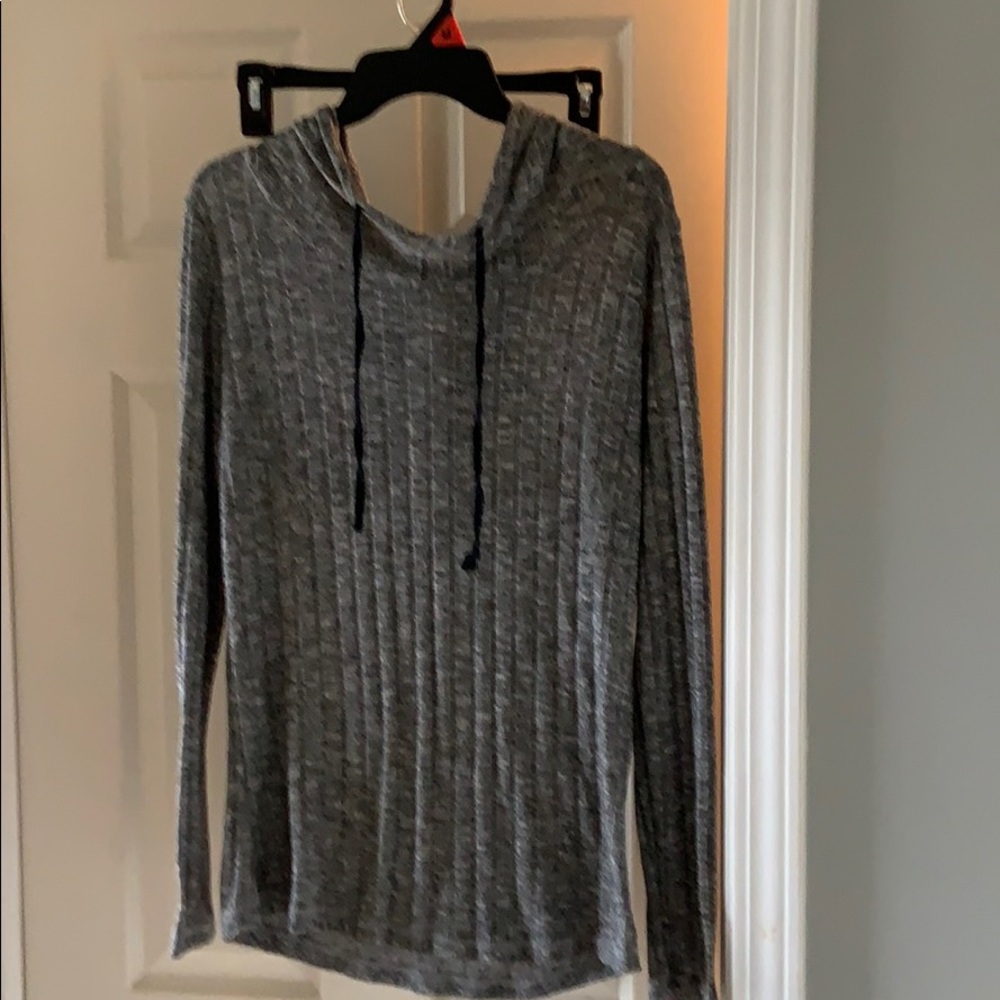 Long sleeve hooded shirt. Size M. Marble black
